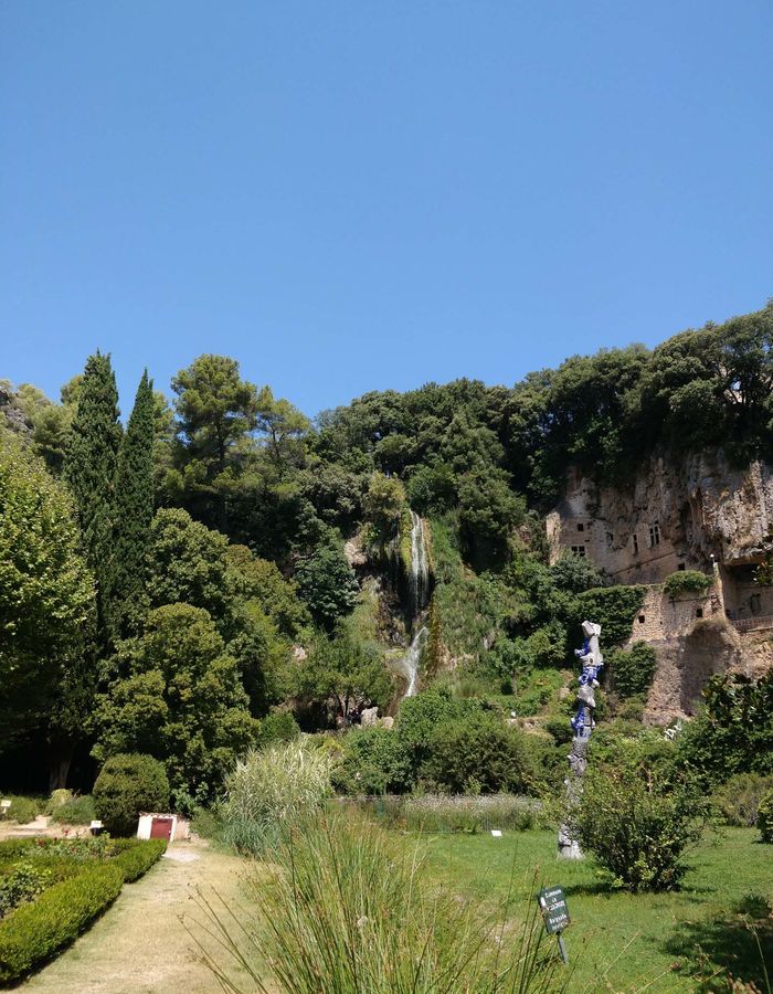 Camping Verdon, le village de Villecroze dans le Var, la cascade et le grottes