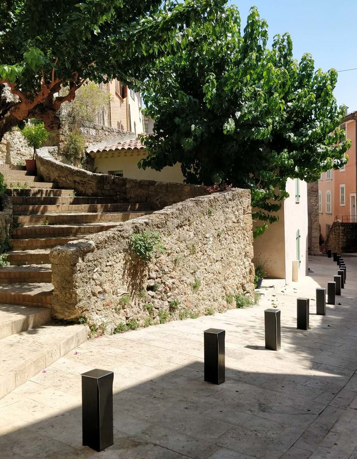 Camping Verdon, le village de Villecroze dans le Var, la cascade et le grottes