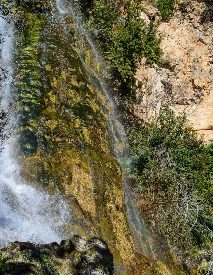 Camping Verdon, le village de Villecroze dans le Var, les fontaine, la cascade et les grottes