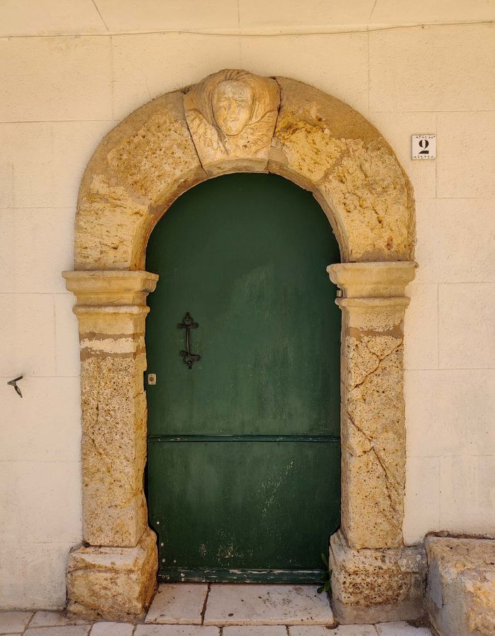 Le village de Régusse dans le Var