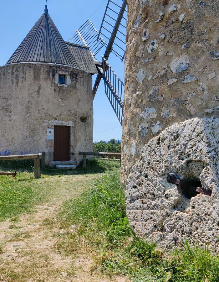 Le village de Régusse dans le Var