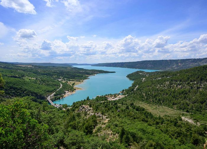 Le lac de Sainte-Croix l'été