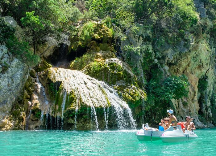 le pédalo dans les Gorges du Verdon